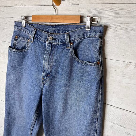 Levis Jeans Mens Size 33 X 32 550 '92 Medium Wash 100% Cotton Classic Denim - Picture 8 of 16